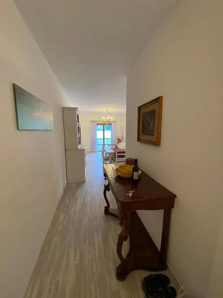 Amazing Lake View Apartment With Private Parking Malcesine Italia
