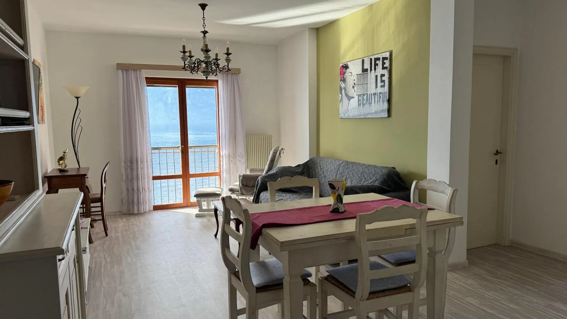 Amazing Lake View Apartment With Private Parking Malcesine